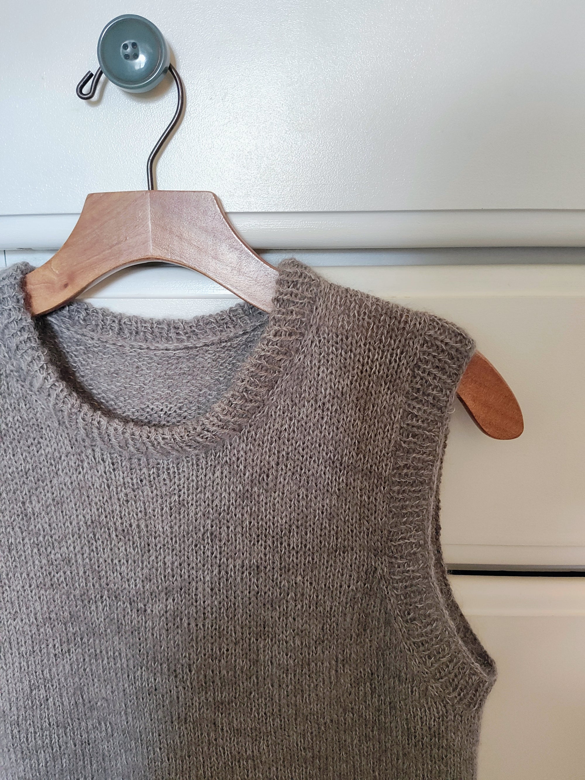 Knitting Fundamentals 3 - Project Class:  Novice Slipover by PetiteKnit with Sophia Starting January 10